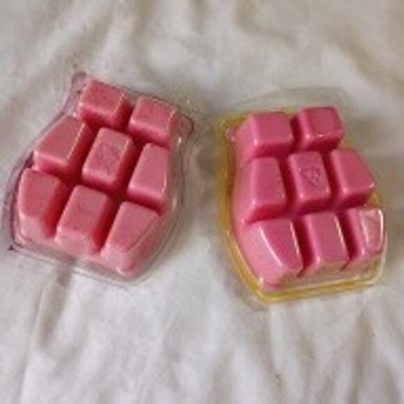 Scentsy Bar PEONY PETALS 3.2 oz Authentic(Set of 2) scented wax - Picture 3 of 4